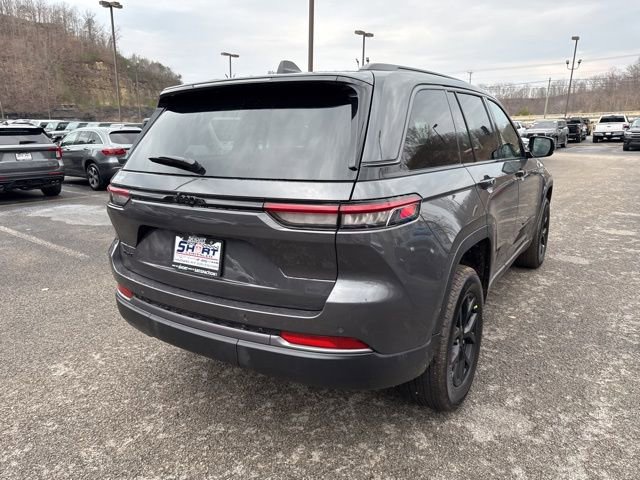 Used 2026 Jeep Grand Cherokee Altitude image 3