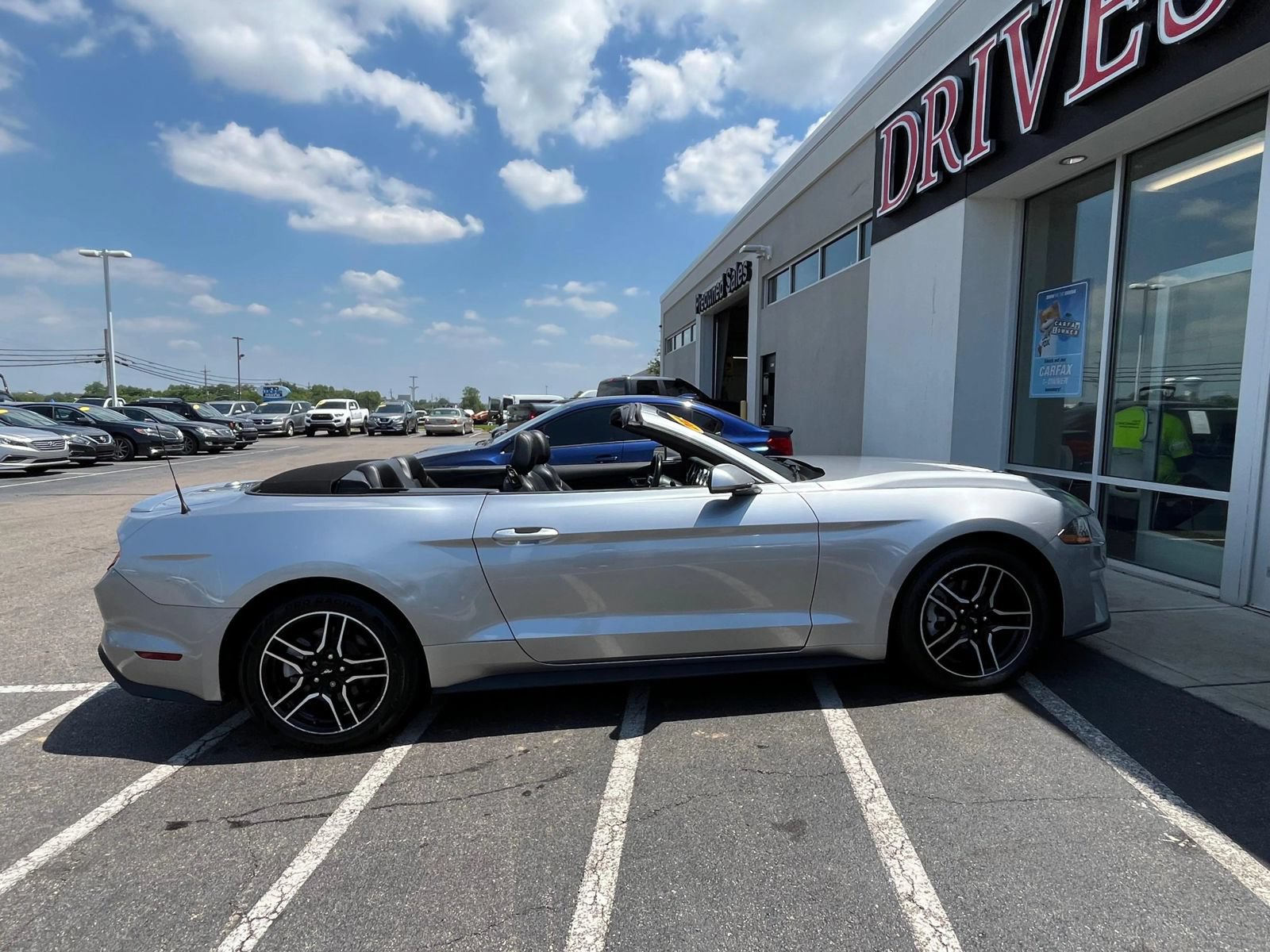 Used 2022 Ford Mustang Premium RWD image 18