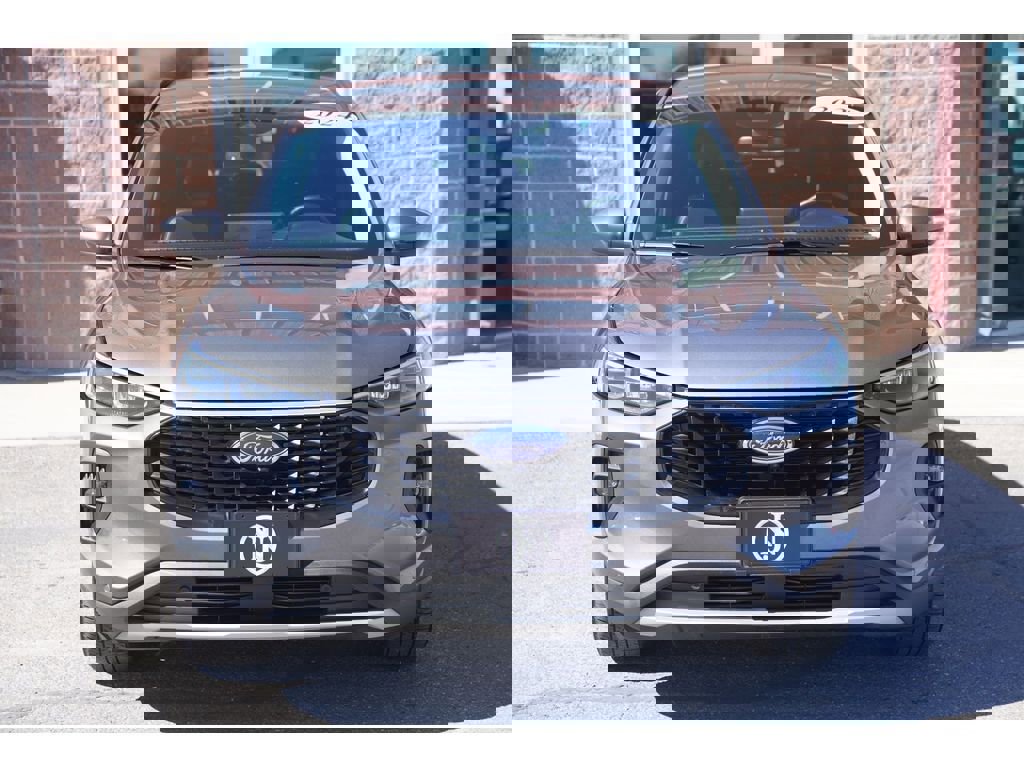 Used 2024 Ford Escape Platinum image 2