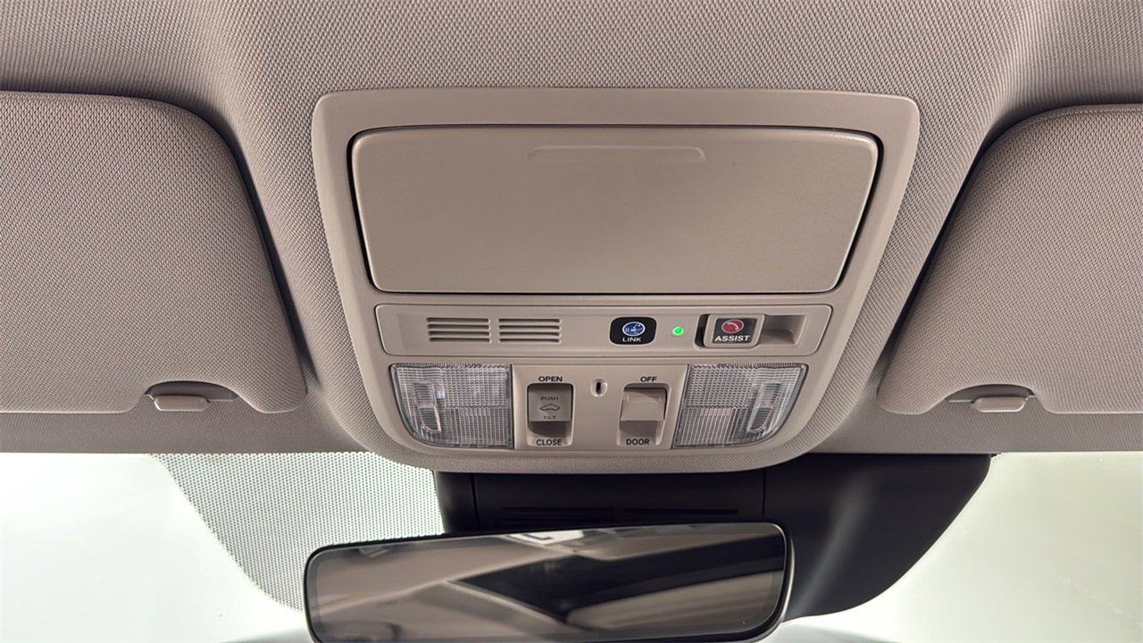 Used 2021 Honda Accord Touring image 11