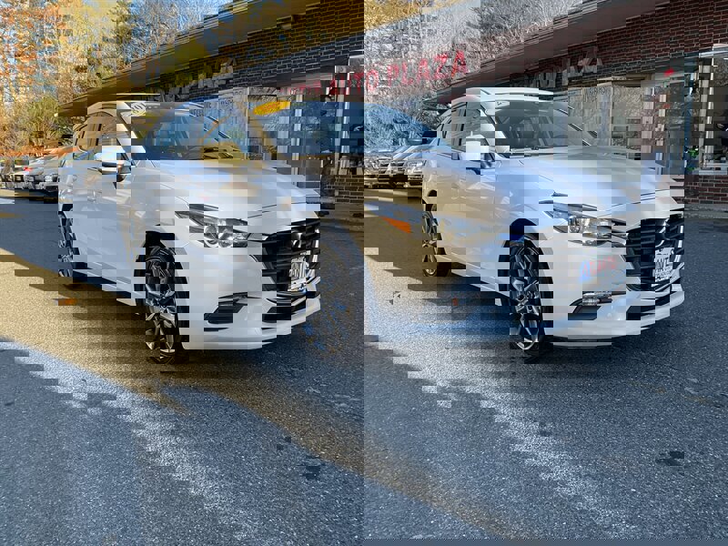 Used 2018 MAZDA MAZDA3 Touring image 3