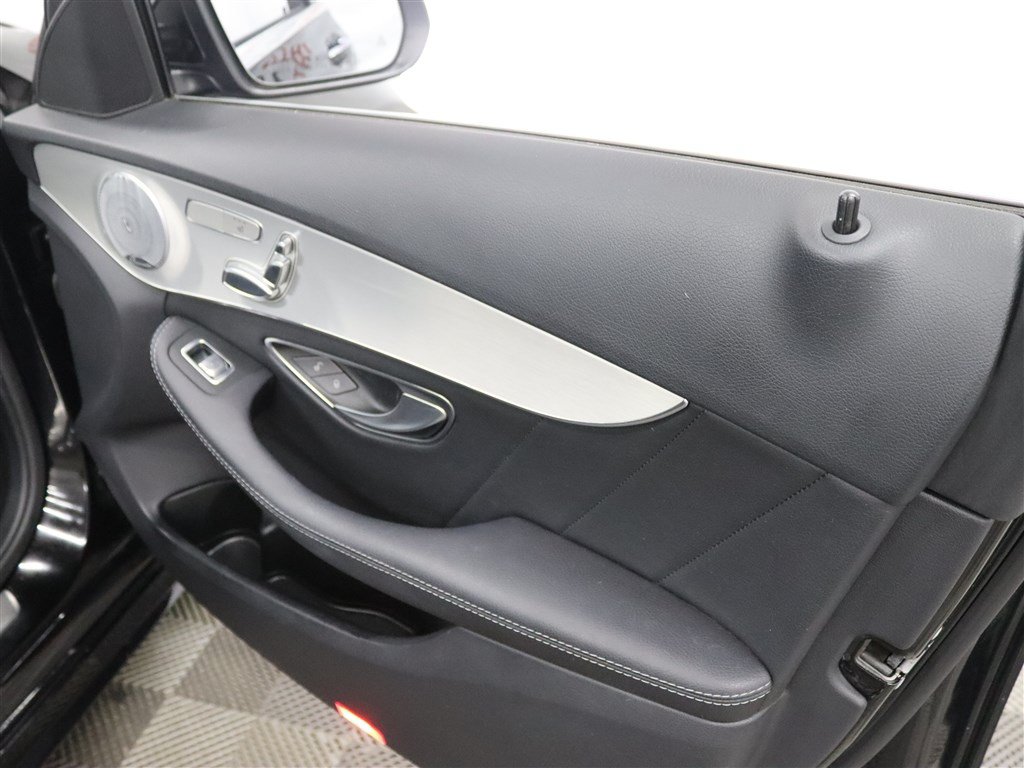 Used 2018 Mercedes-Benz C 300 4MATIC Sedan image 35