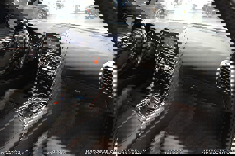 Used 2020 BMW M8 Coupe image 16