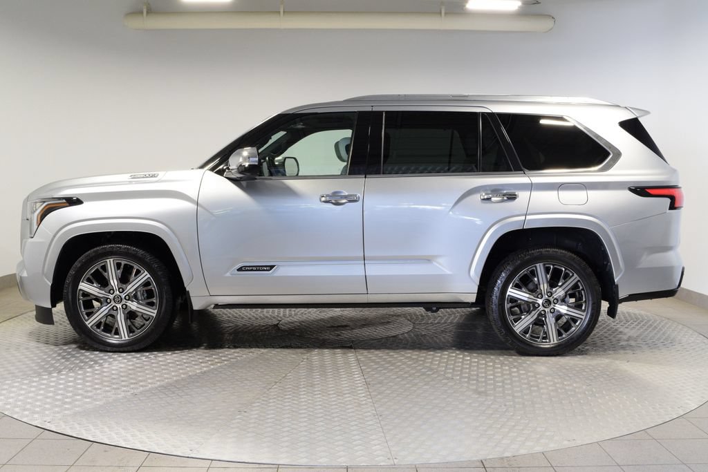 Used 2023 Toyota Sequoia Capstone AWD/4WD image 2