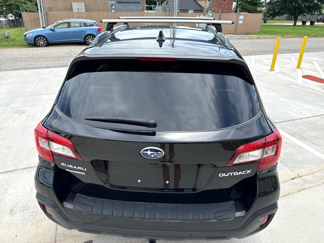 Used 2018 Subaru Outback 2.5i Touring image 11