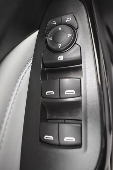 Used 2024 Chevrolet Trax LT w/ Sunroof Package image 22