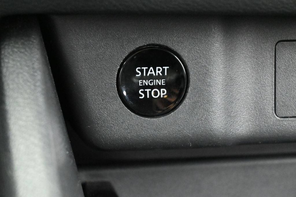 Used 2024 Nissan Rogue S FWD image 28