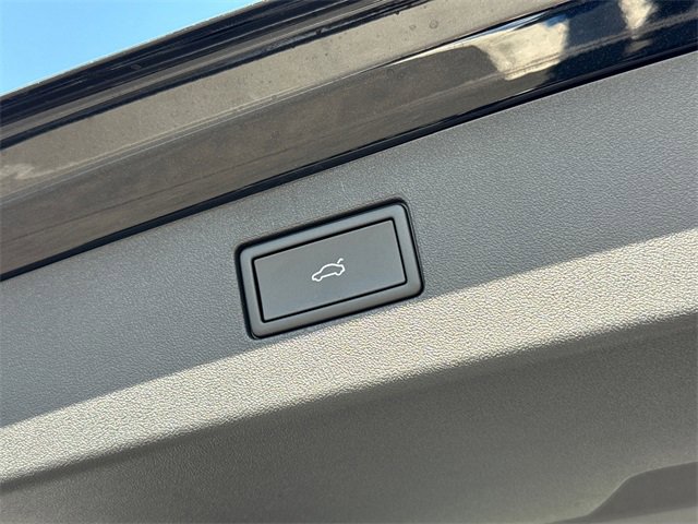 New 2026 Volkswagen Tiguan SE R-Line image 18