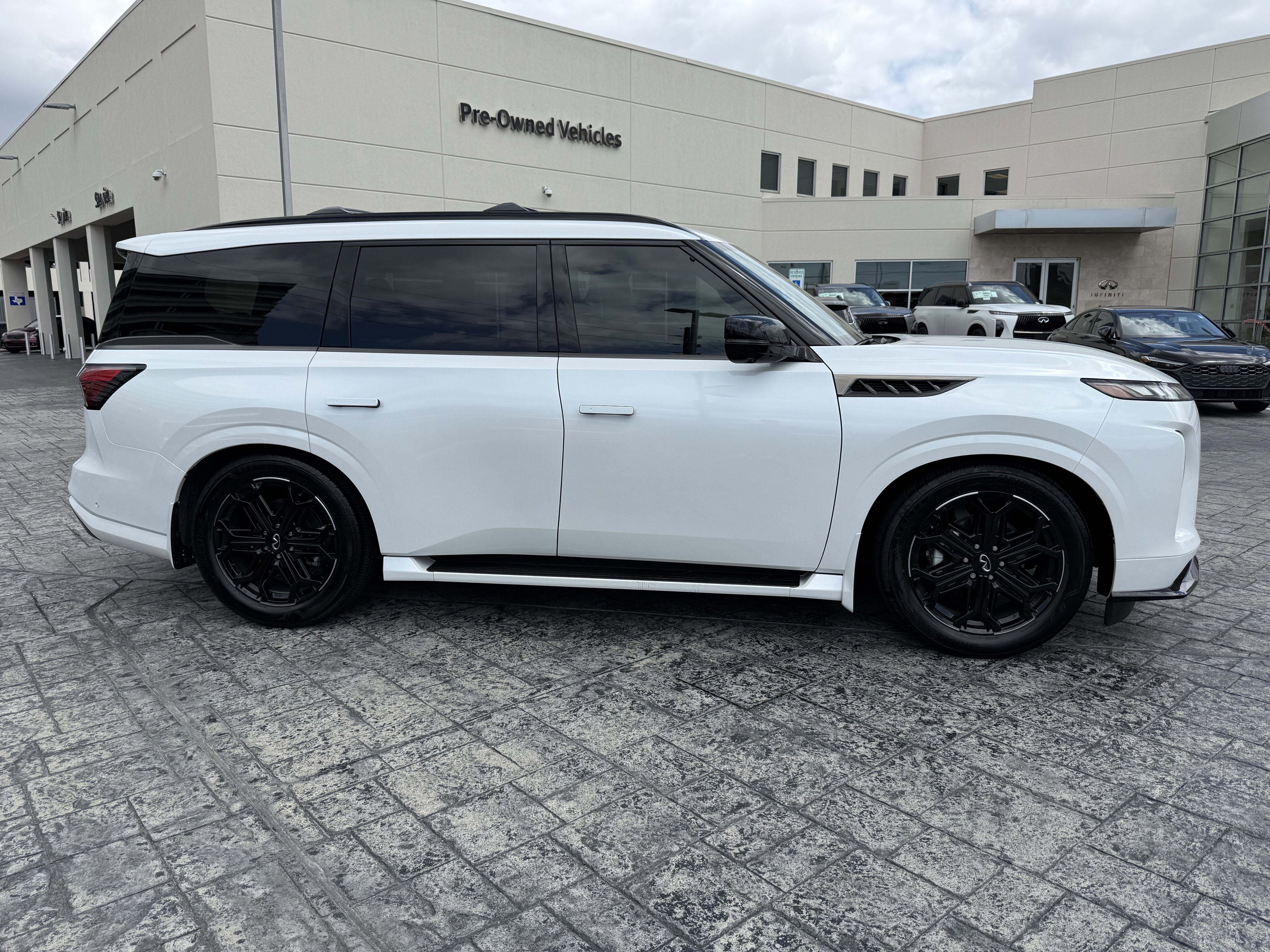 Certified 2026 INFINITI QX80 4WD w/ Sport Exterior Package image 8