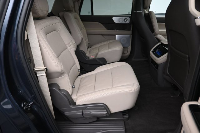 Certified 2024 Lincoln Navigator L Reserve AWD/4WD image 27