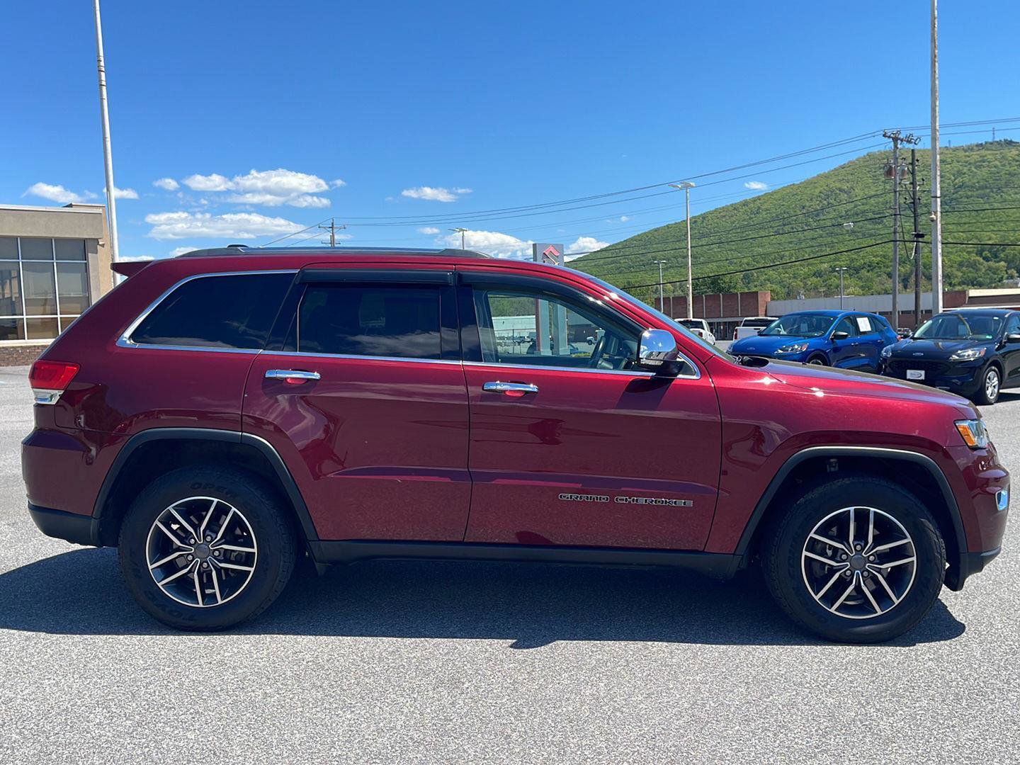 Used 2019 Jeep Grand Cherokee Limited w/ Trailer Tow Group IV AWD/4WD image 8