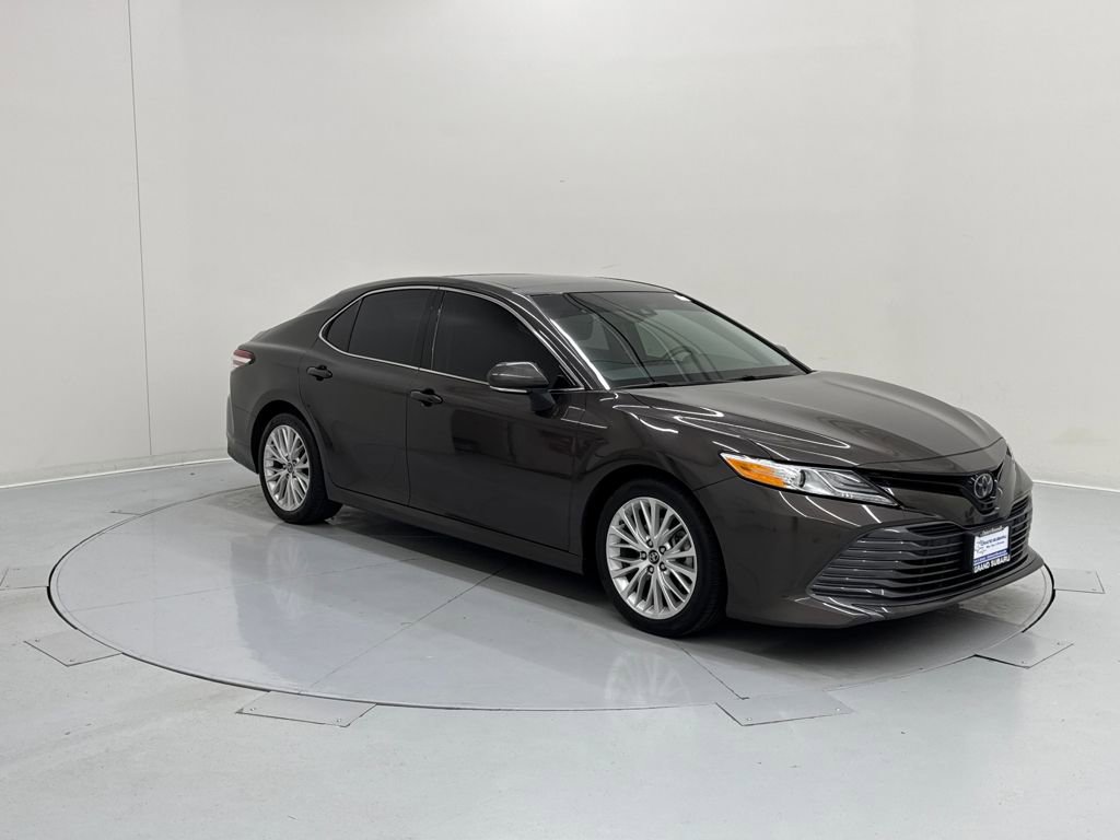 Used 2018 Toyota Camry XLE image 8