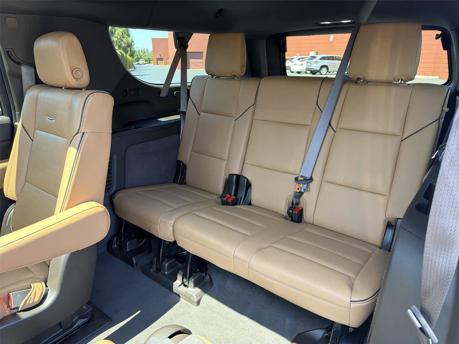 Used 2025 Cadillac Escalade ESV Premium Luxury AWD/4WD image 42