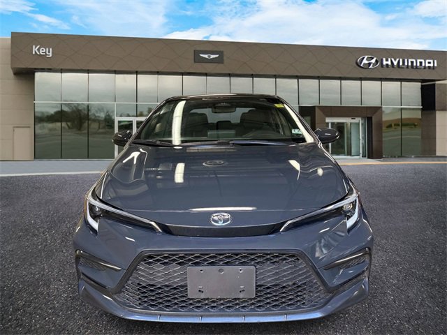Used 2024 Toyota Corolla SE w/ SE Premium Package image 2
