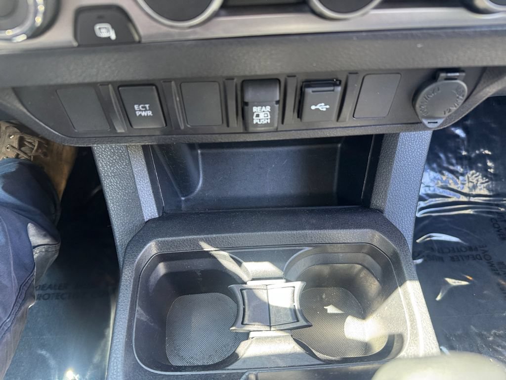 Used 2023 Toyota Tacoma SR5 AWD/4WD image 24