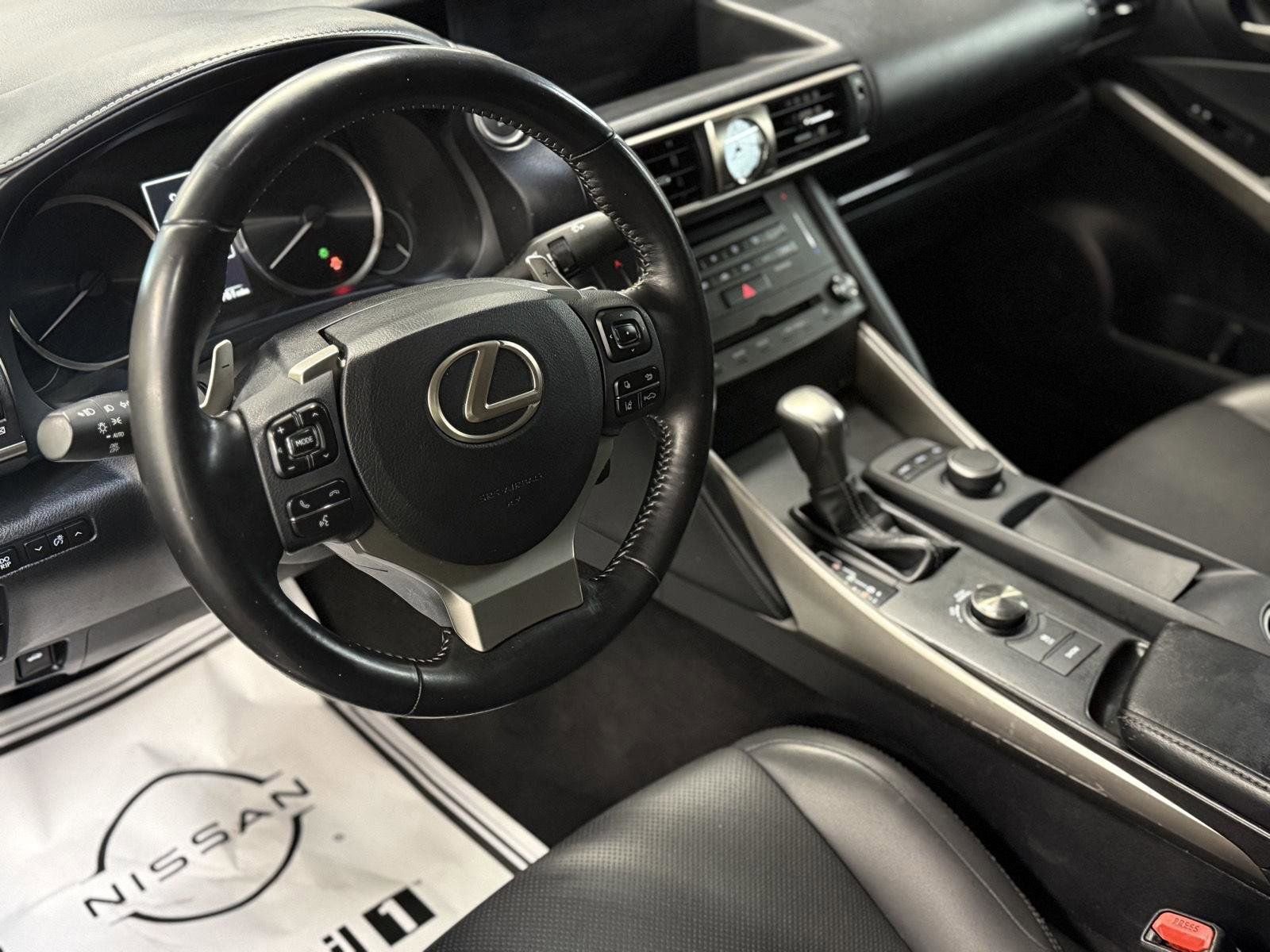 Used 2020 Lexus IS 300 image 18
