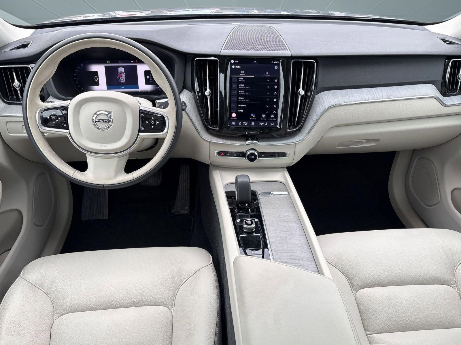 Certified 2024 Volvo XC60 B5 Plus image 24