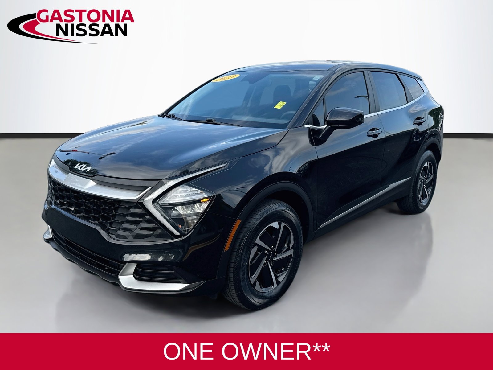 Used 2023 Kia Sportage LX AWD/4WD image 3