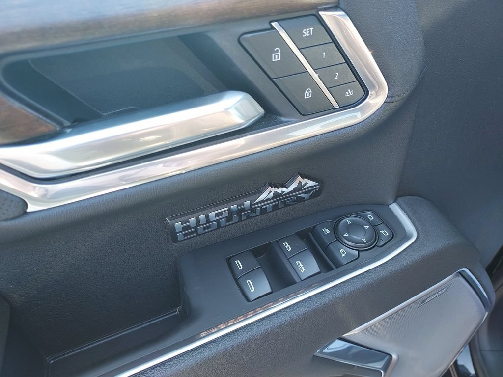 Used 2026 Chevrolet Silverado 1500 High Country w/ High Country Premium Package AWD/4WD image 19