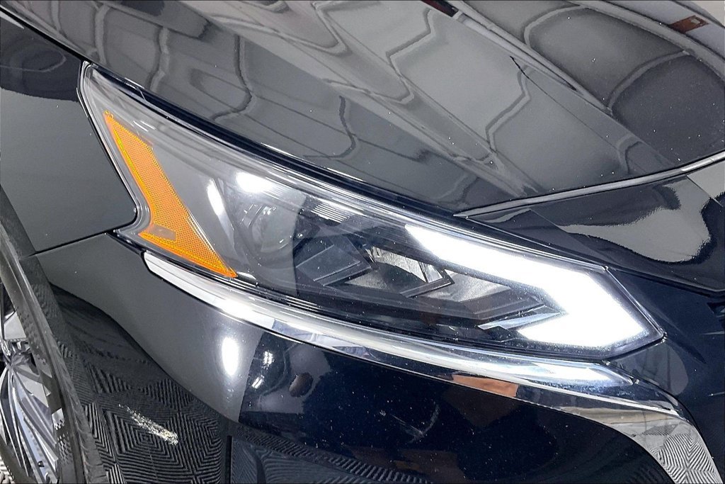 Used 2025 Nissan Altima 2.5 SV FWD image 35