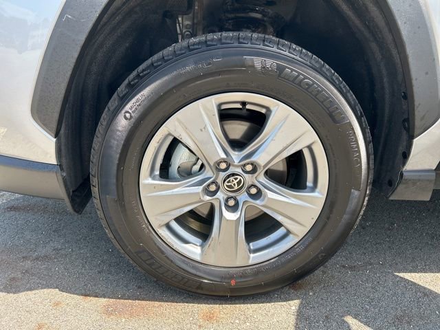 Certified 2025 Toyota RAV4 XLE AWD/4WD image 39