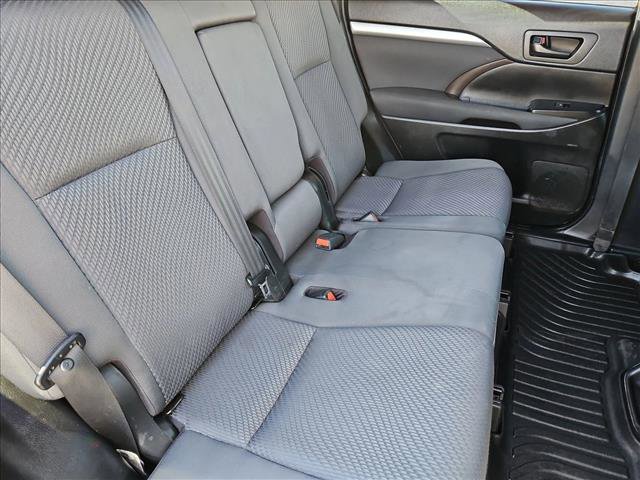 Used 2019 Toyota Highlander LE w/ Carpet Mat Package (TMS) image 21