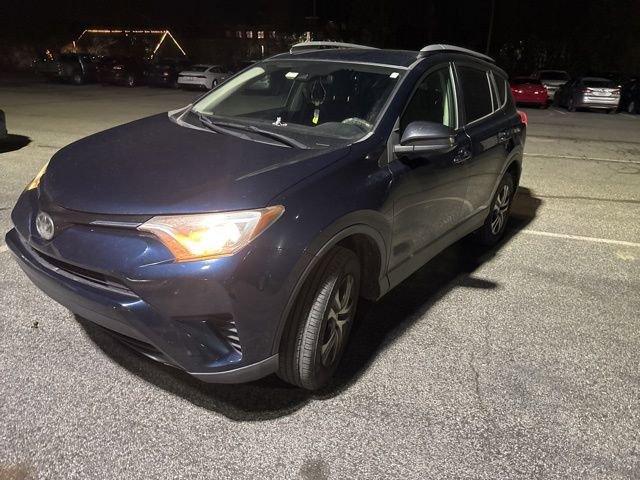 Used 2017 Toyota RAV4 LE image 4