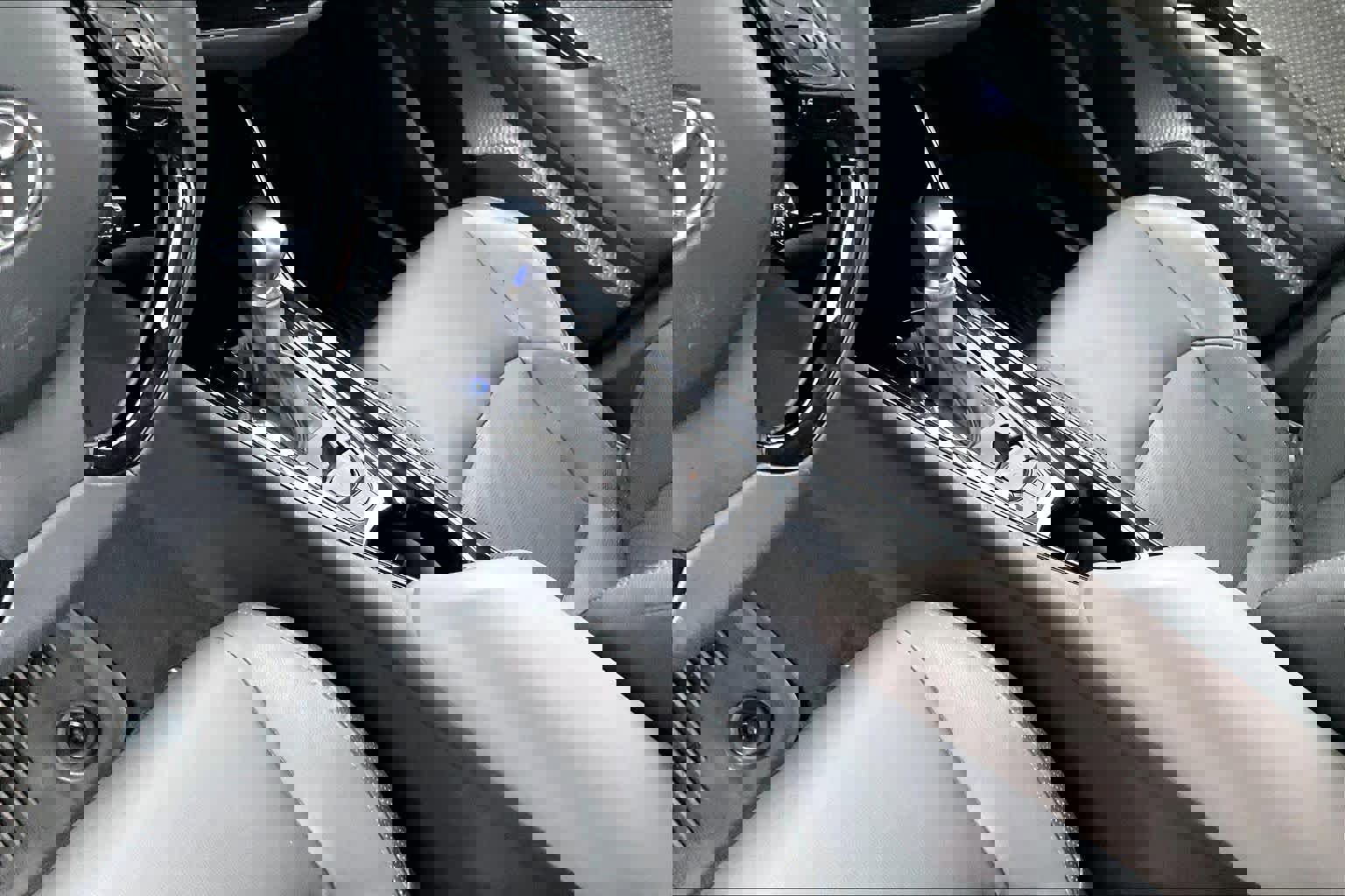 Used 2022 Toyota C-HR Limited image 19