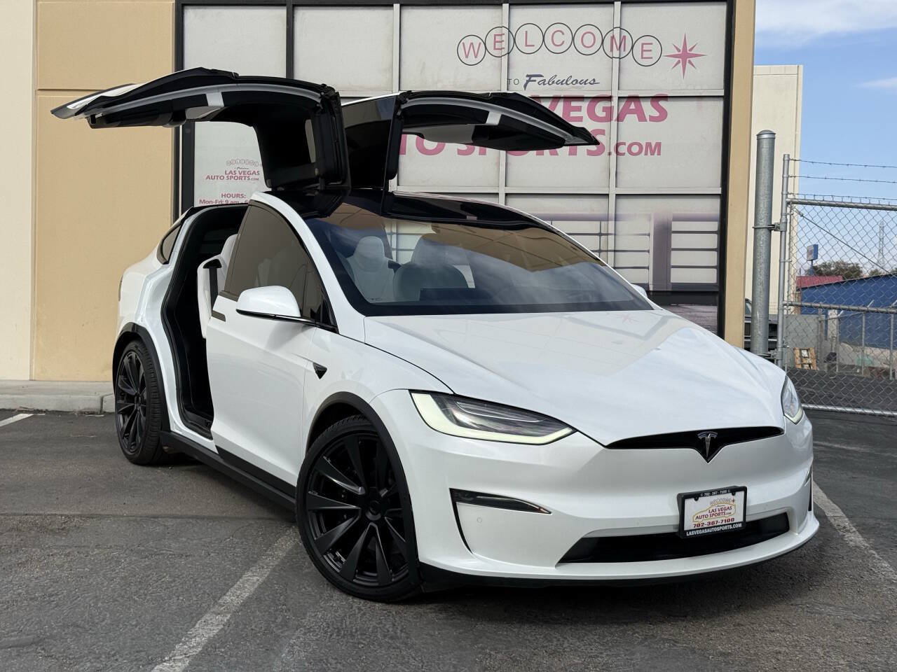 Used 2022 Tesla Model X AWD/4WD image 2