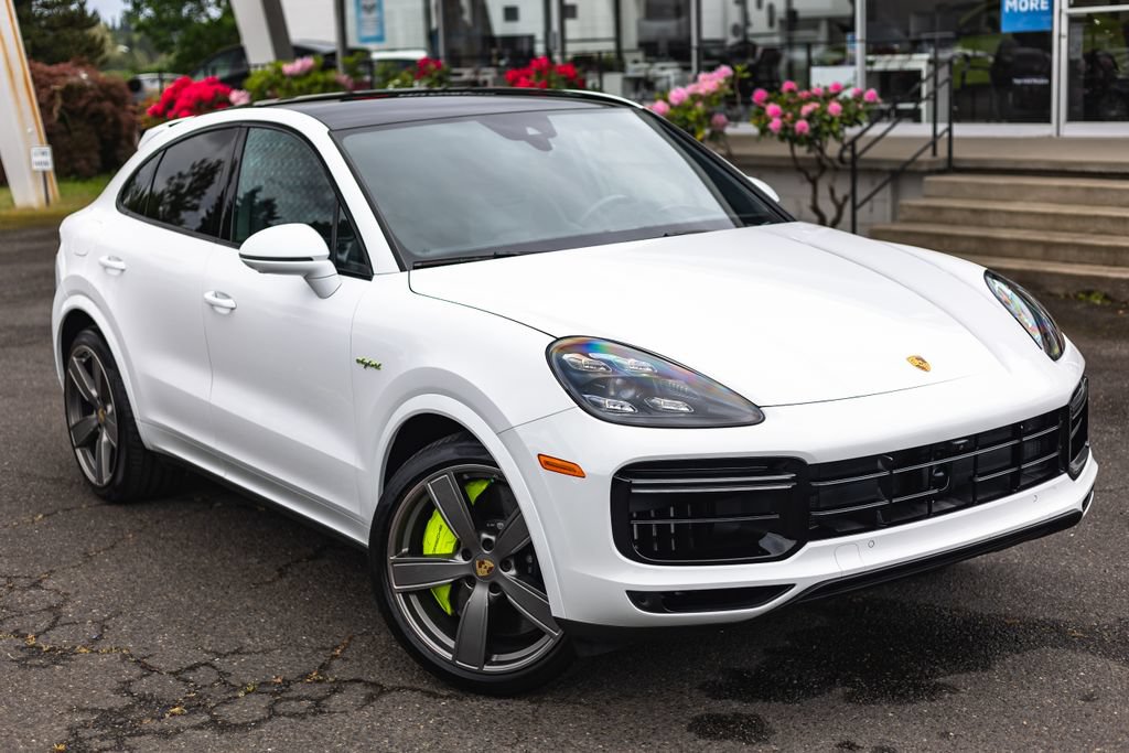 Used 2023 Porsche Cayenne Turbo S AWD/4WD image 2