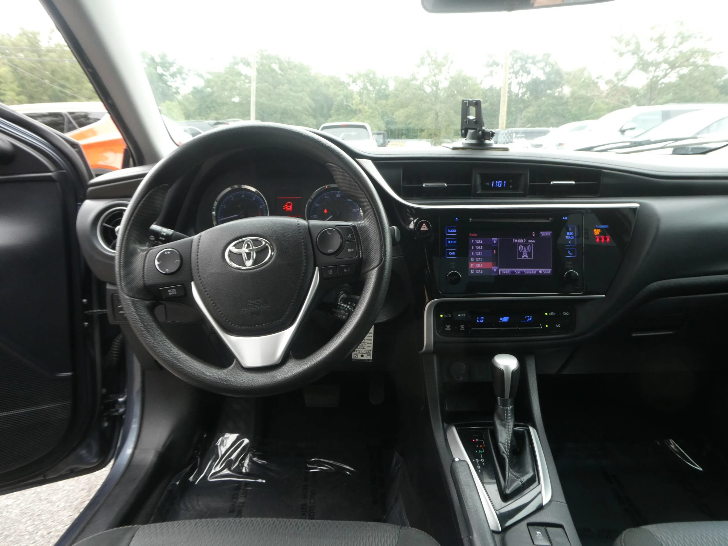 Used 2019 Toyota Corolla LE FWD image 12