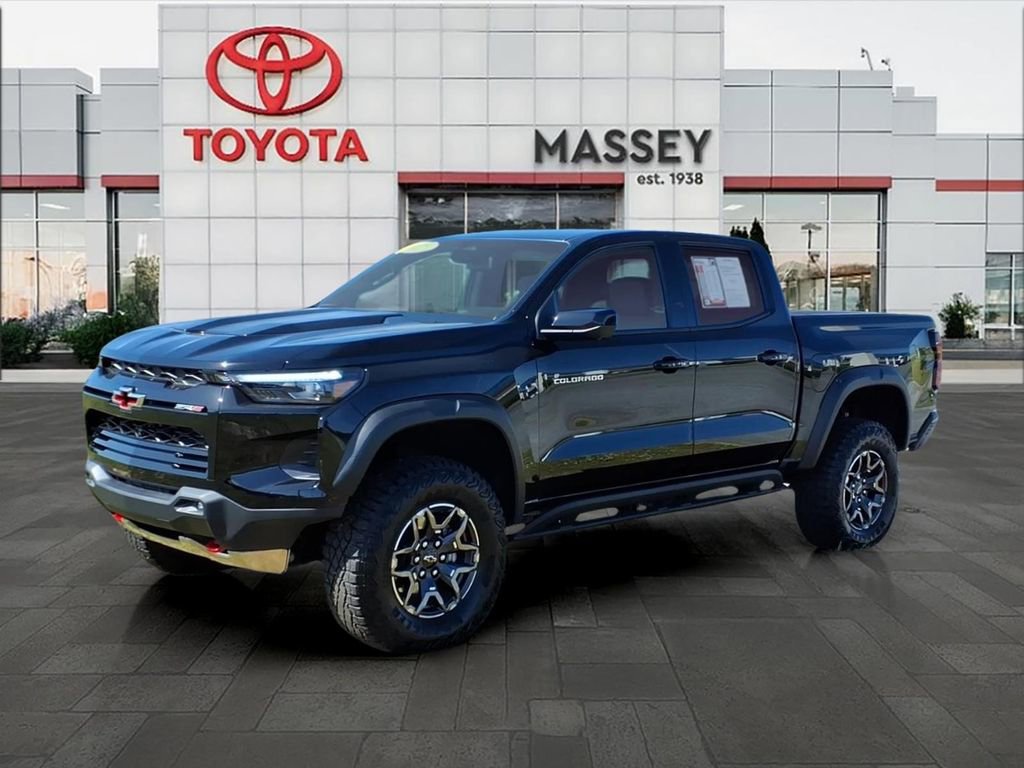Used 2026 Chevrolet Colorado ZR2 w/ Technology Package AWD/4WD image 7
