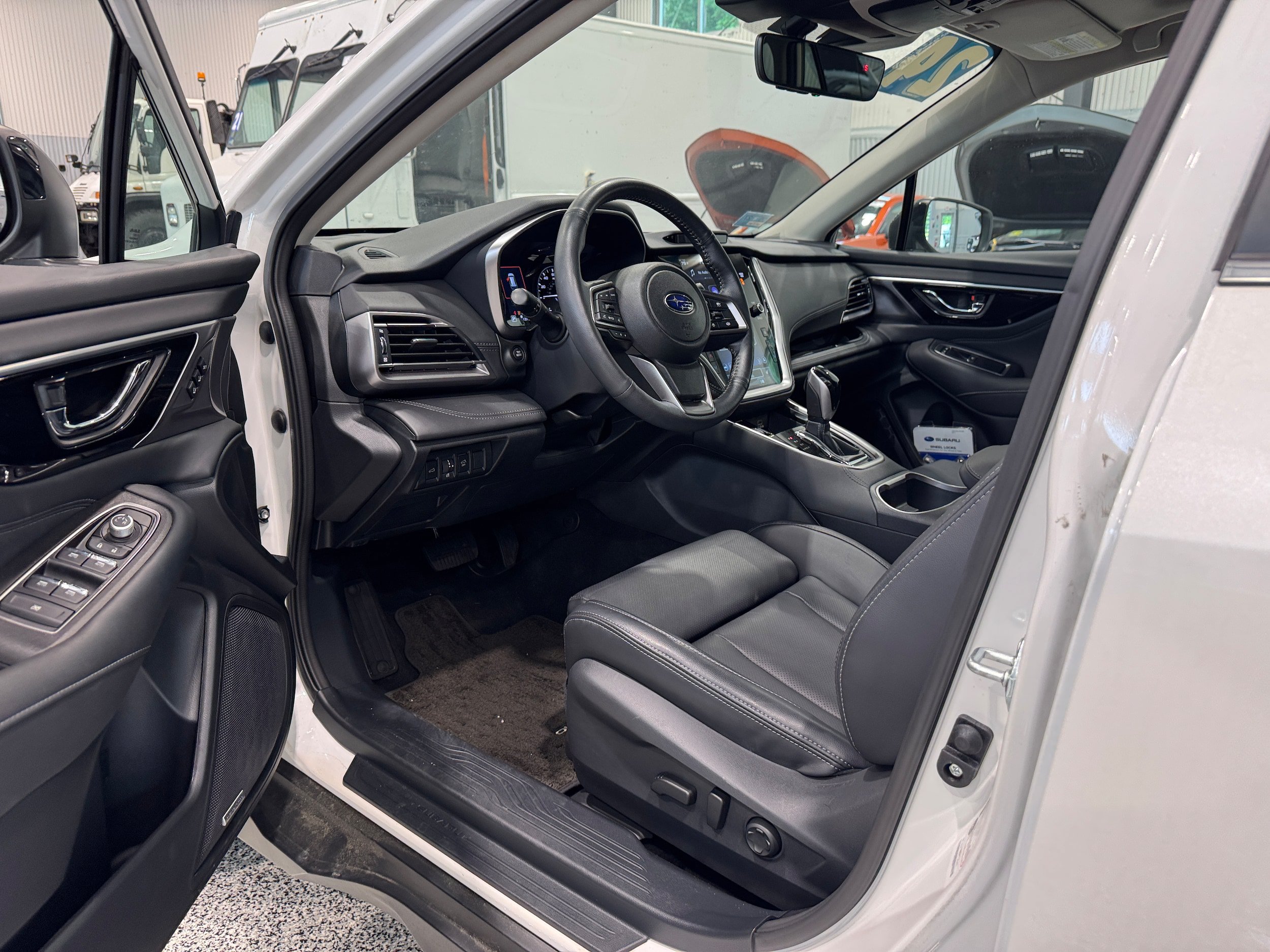 Used 2024 Subaru Outback Limited AWD/4WD image 15