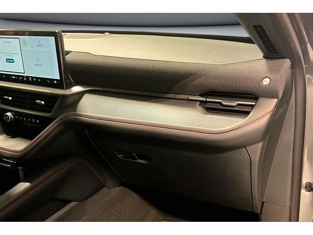 Used 2025 Ford Explorer ST-Line image 18