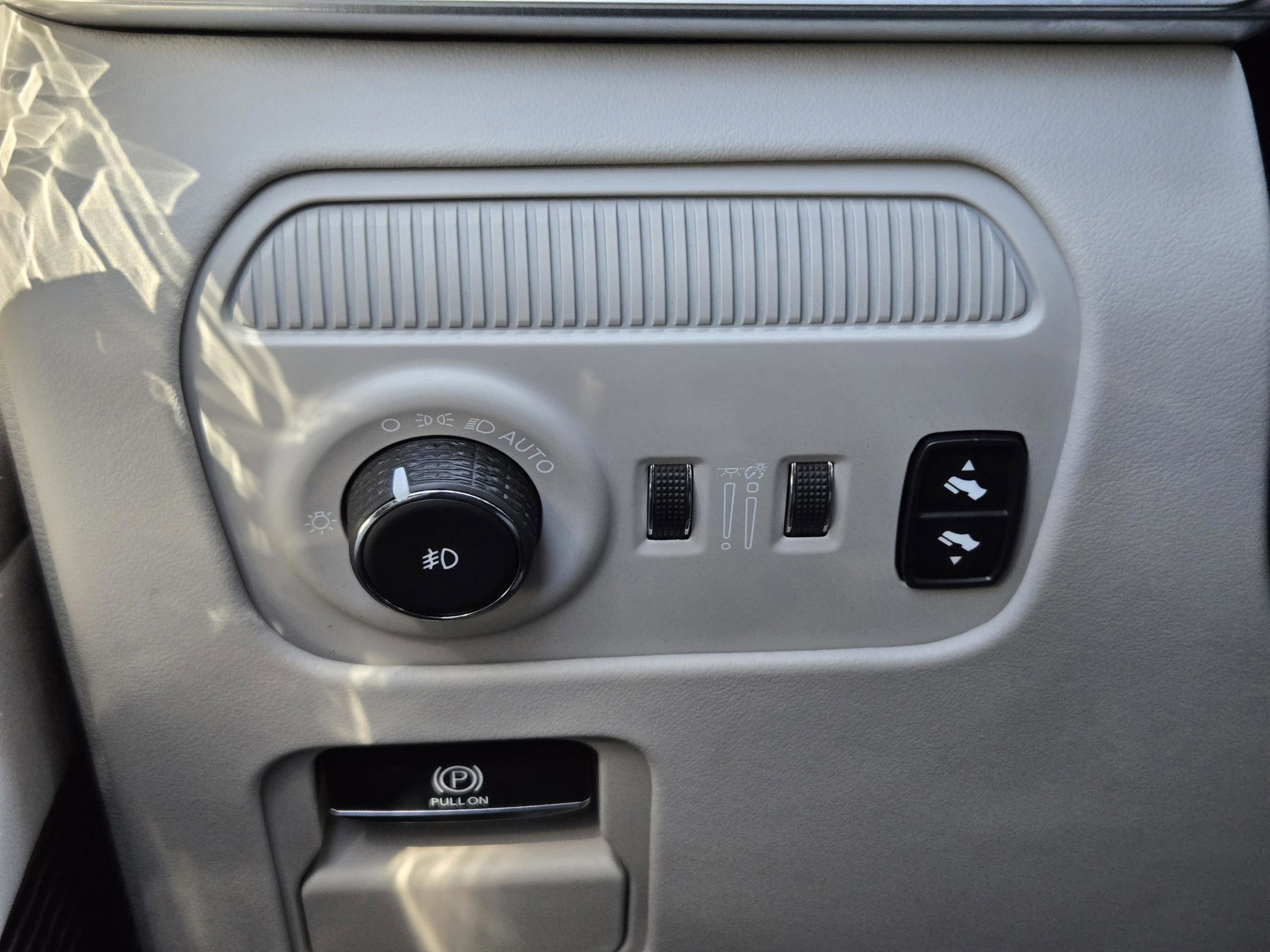 Used 2022 Jeep Grand Wagoneer Series II w/ Premium Group II AWD/4WD image 16