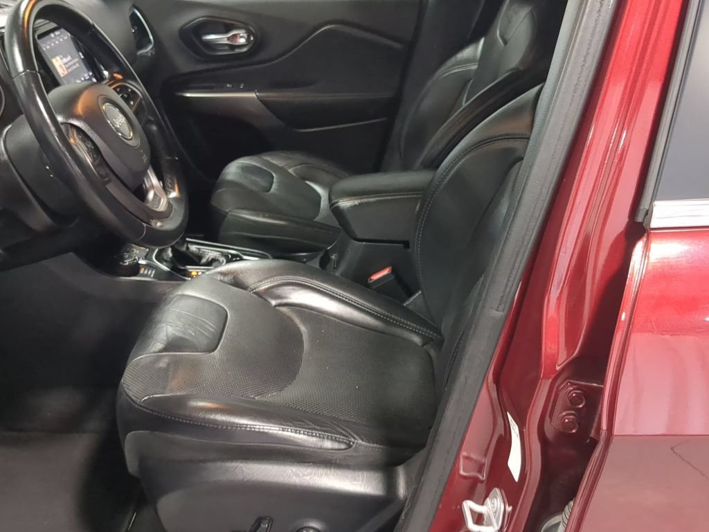 Used 2019 Jeep Cherokee Limited AWD/4WD image 20