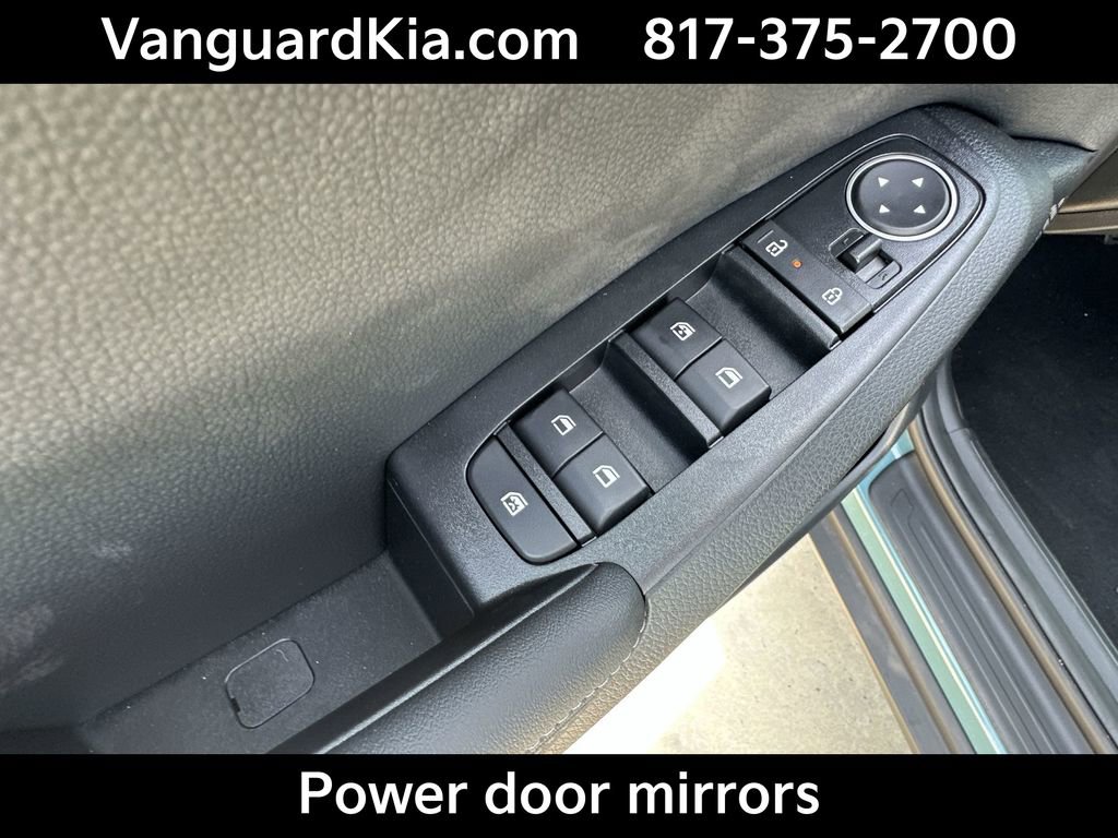 Certified 2026 Kia Seltos EX w/ EX Sunroof Package FWD image 17