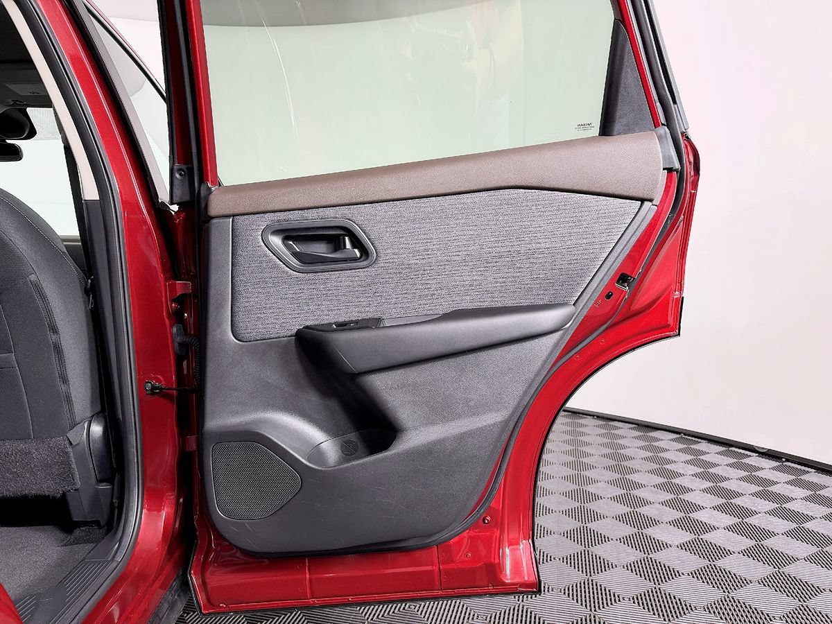 Used 2023 Nissan Rogue S AWD/4WD image 38