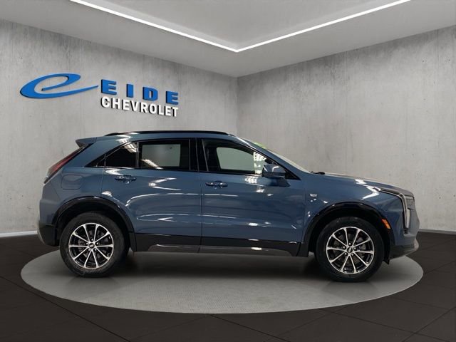 Used 2025 Cadillac XT4 Sport AWD/4WD image 2