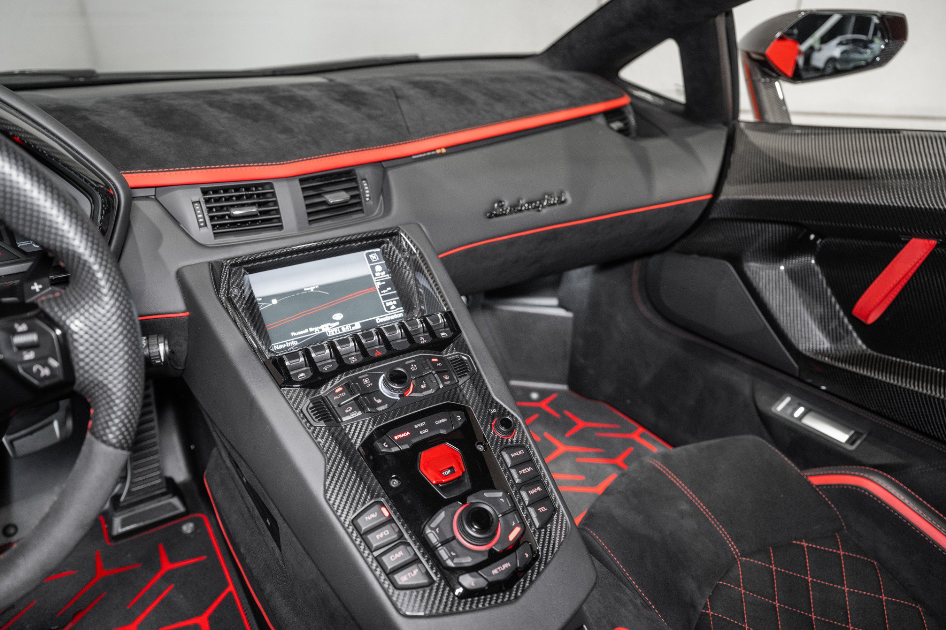 Used 2021 Lamborghini Aventador SVJ AWD/4WD image 31
