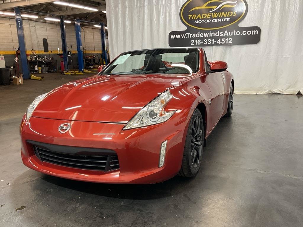 Used 2016 Nissan 370Z Roadster RWD image 3