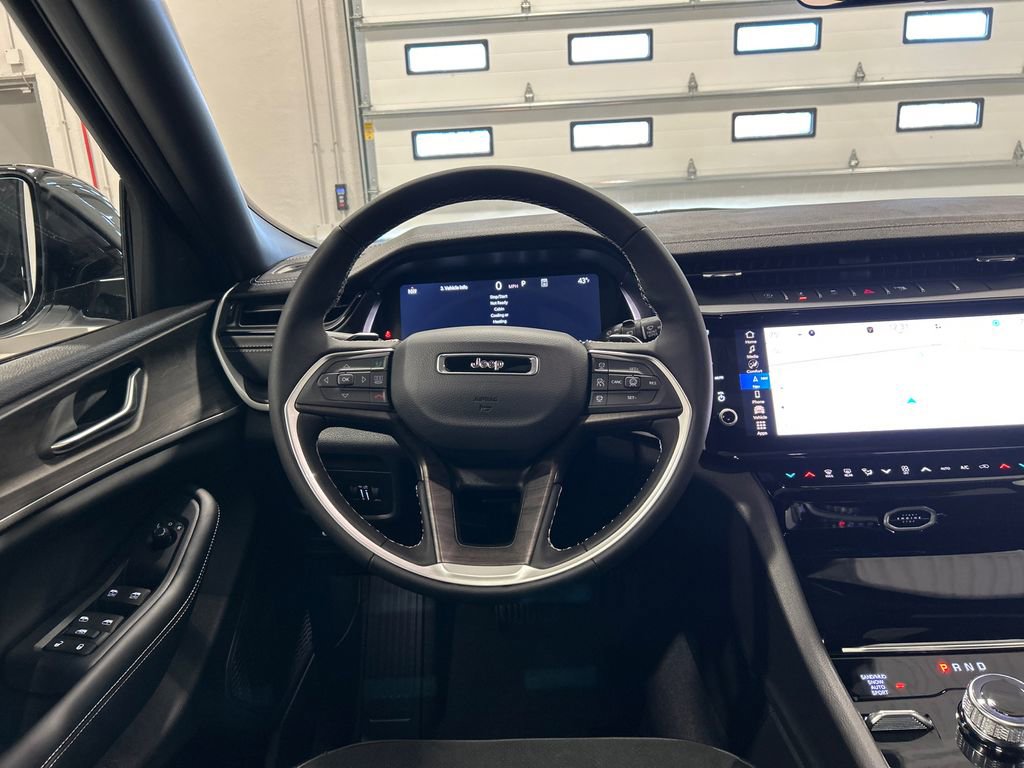 New 2026 Jeep Grand Cherokee L 4WD image 30