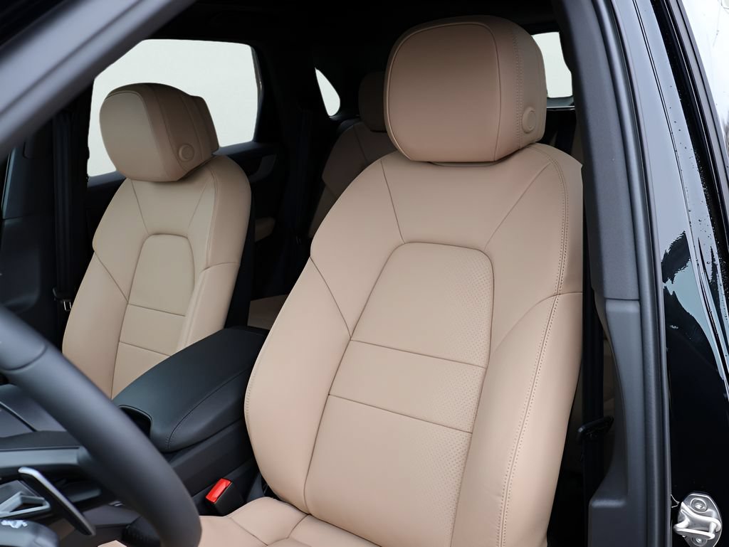 New 2026 Porsche Cayenne AWD/4WD image 5