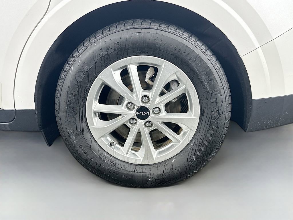 Used 2022 Kia Carnival LX FWD image 34