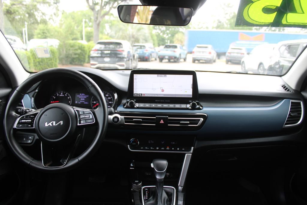 Used 2023 Kia Seltos S w/ Navigation Package FWD image 22
