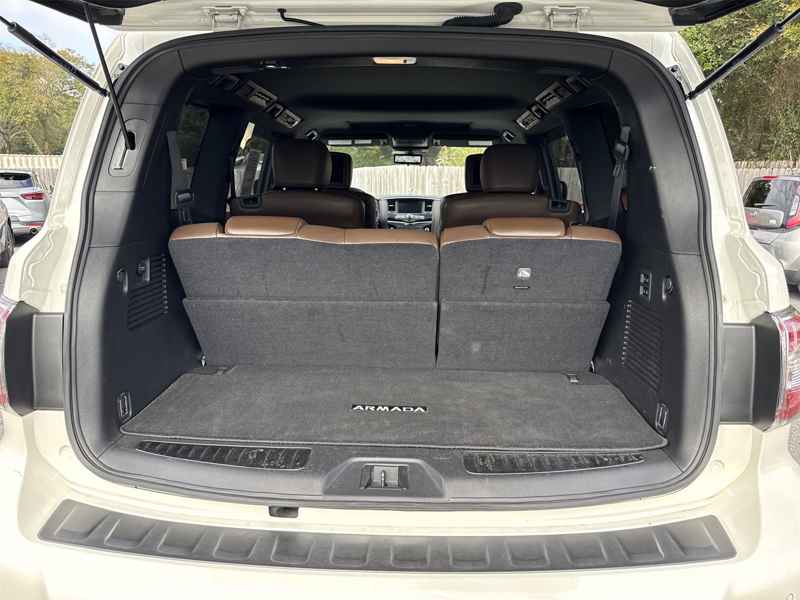 Used 2020 Nissan Armada Platinum w/ Platinum Reserve Package image 35