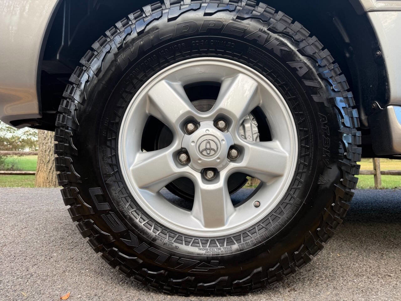 Used 2006 Toyota Land Cruiser image 25