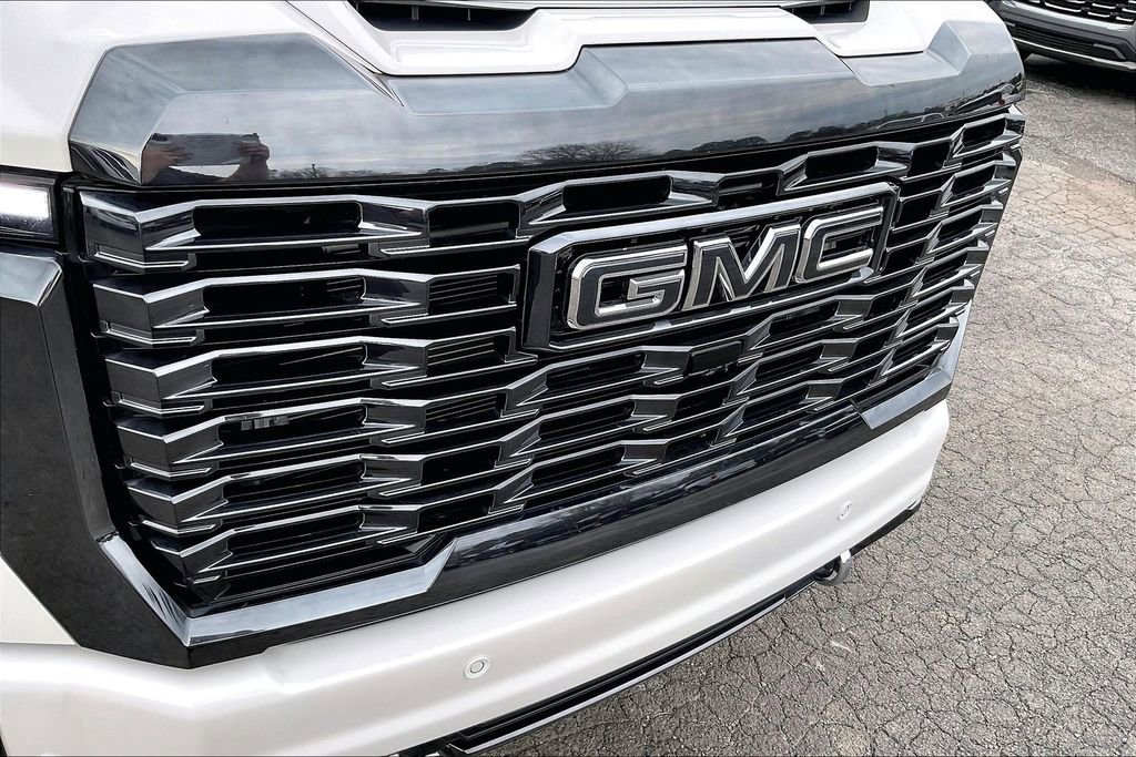 Used 2024 GMC Sierra 3500 Denali Ultimate image 34