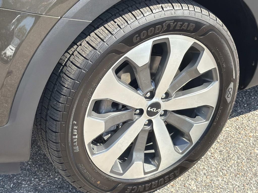 Used 2022 Kia Telluride EX w/ EX Premium Package image 9