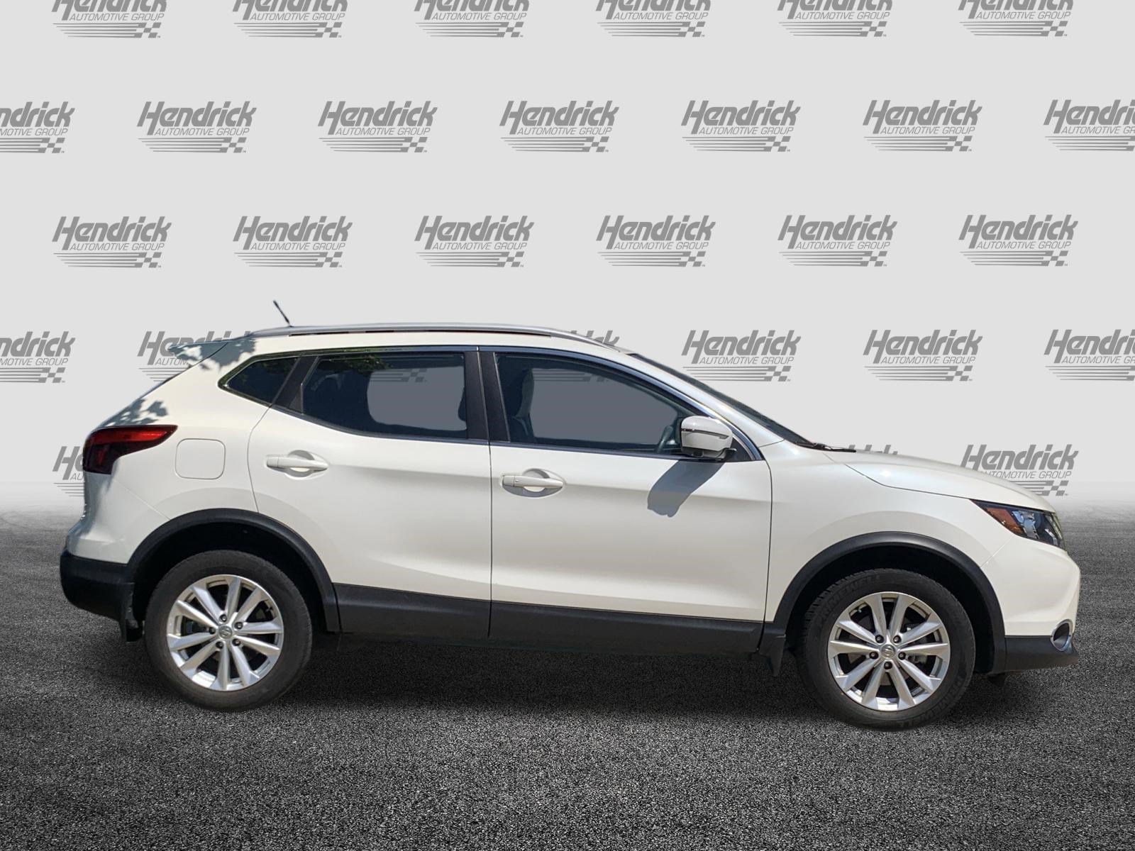 Used 2017 Nissan Rogue Sport SV w/ SV Premium Package FWD image 11